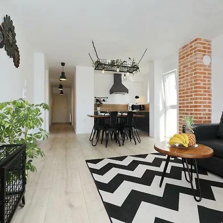 Ivanov アパート *